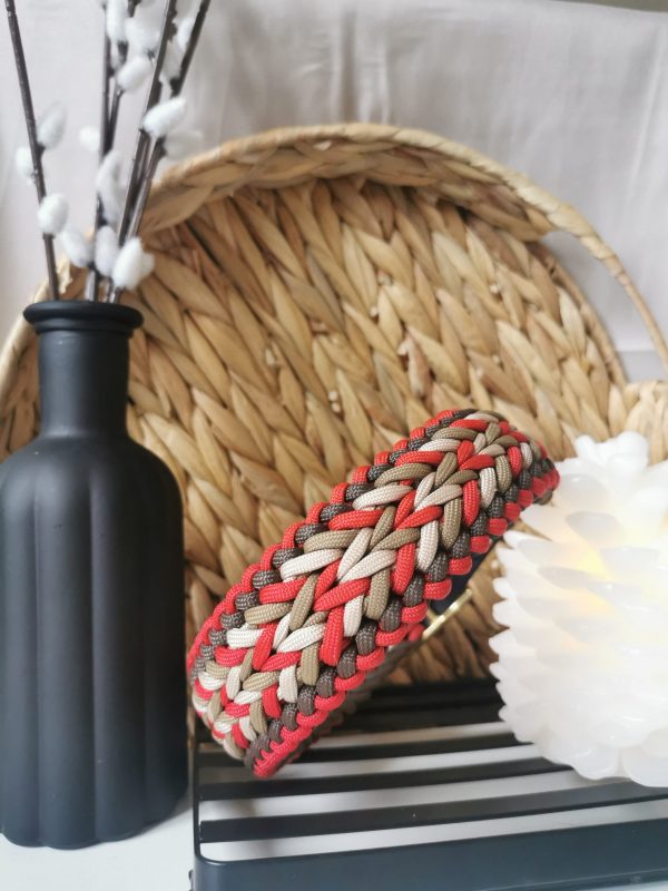 Modèle de collier rouge en paracorde fait main, personnalisable pour chiens et chats