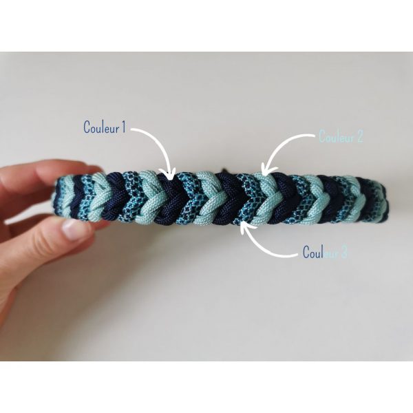 Collier en paracorde personnalisable avec 3 couleurs distinctes pour chiens et chats.