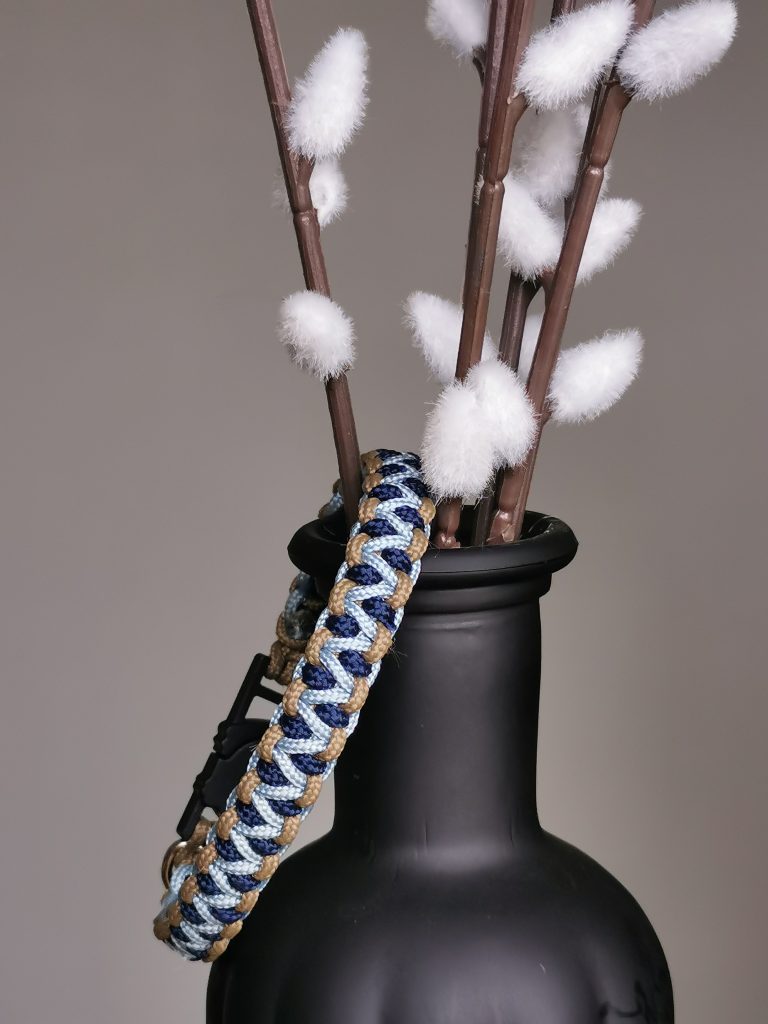 Collier bleu en paracorde fait main, personnalisable pour chiens et chats