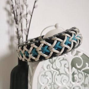 Collier en paracorde modèle Uno, fait main et personnalisable pour chiens et chats